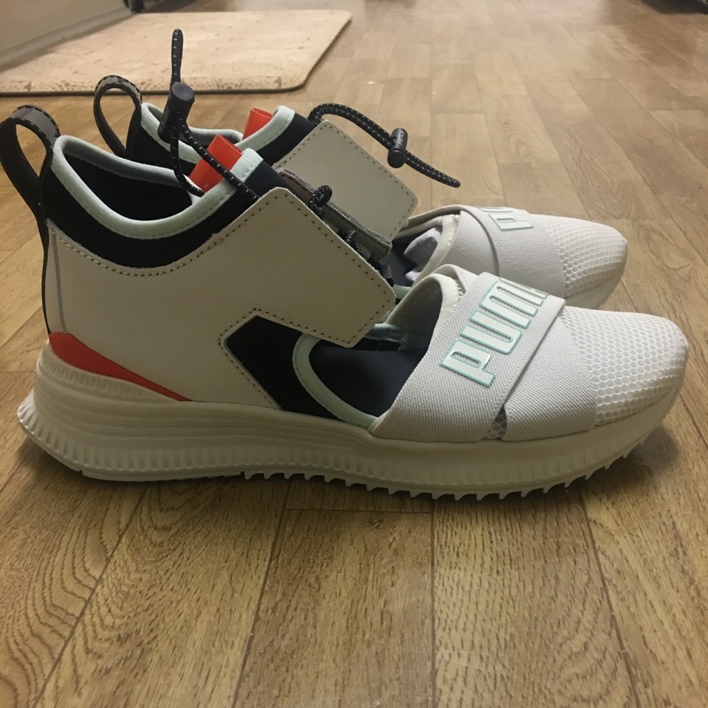 Women’s Fenty Avid Puma sneakers